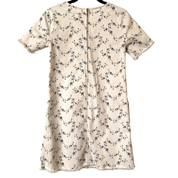 Current/elliot Short sleeved Floral Denim Mini Dress with frayed hem. - Picture 7 of 15